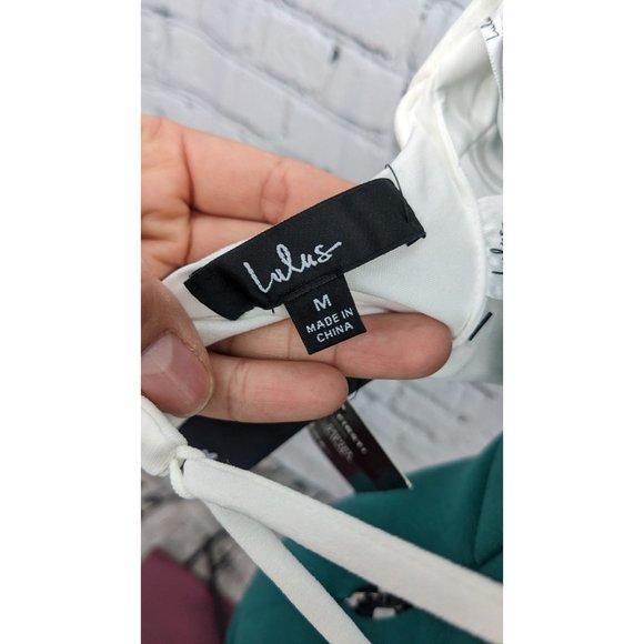 Lulus Women Ivory Halter Open Back Tie Crop Top Y2K Beach Minimalist Size M NWT - Picture 6 of 9